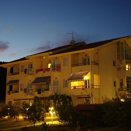 Hotel Zlatni Lav Martinšćica 外观 照片